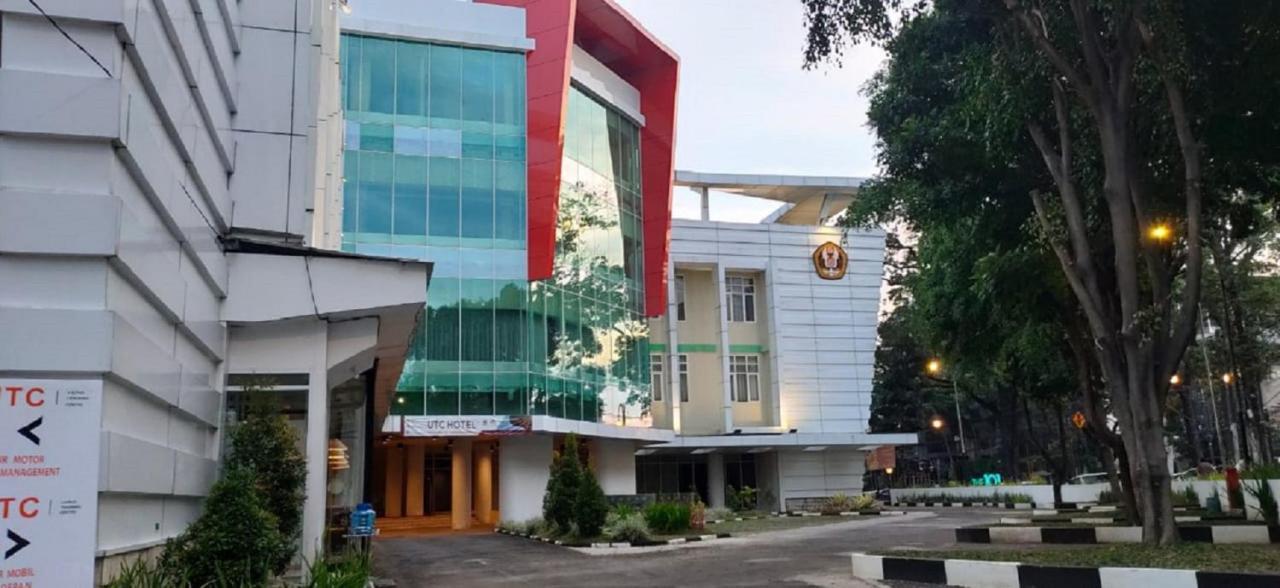 Utc Dago Hotel Бандунг Екстериор снимка