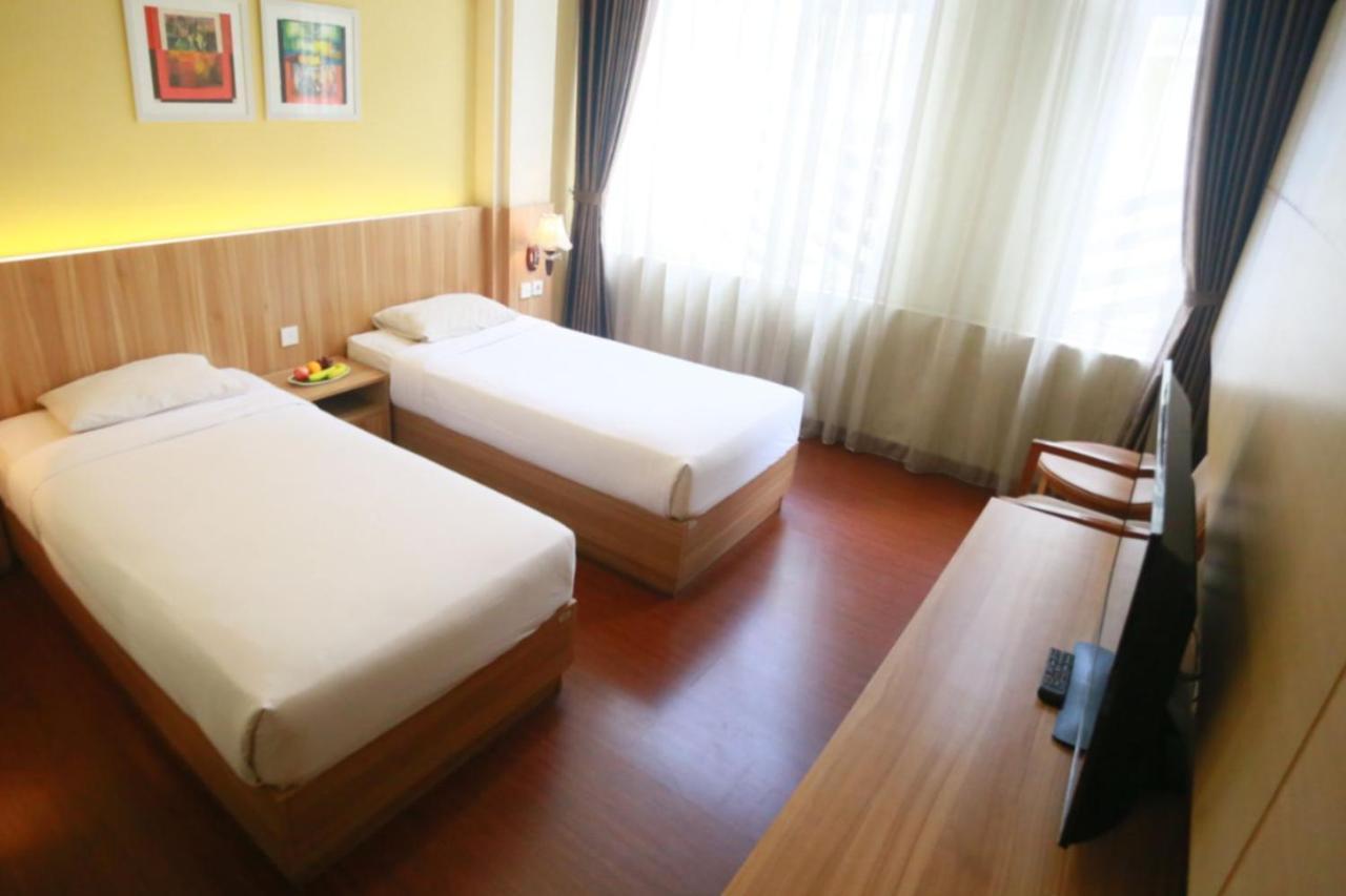 Utc Dago Hotel Бандунг Екстериор снимка